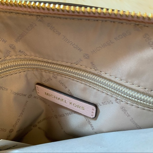 Michael Kors Cindy Floral Medium Done Satchel NWT - Picture 10 of 12